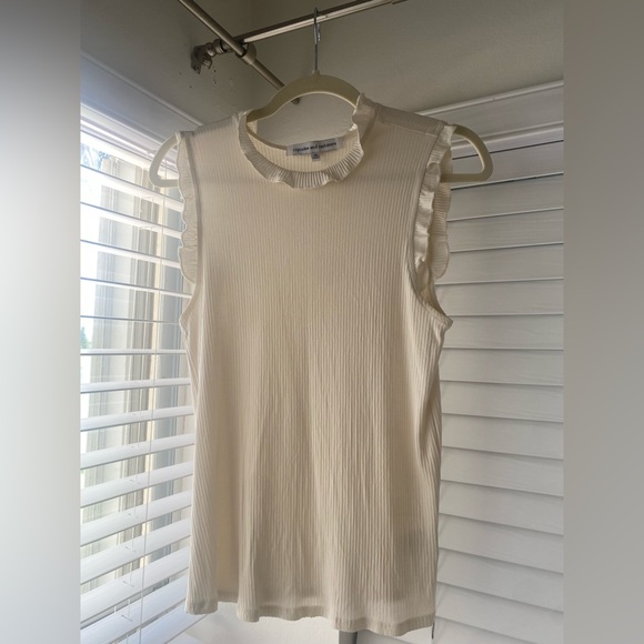 Cupcakes and Cashmere Ruffled Rib Tank. Size M. - Picture 2 of 2